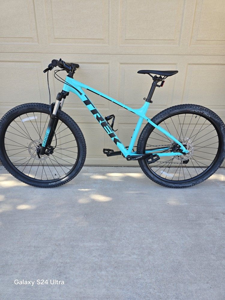 TREK MARLIN 7 MOUNTAIN BIKE, 29ER, 1X10 (LARGE FRAME)