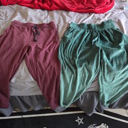 VS/pink joggers