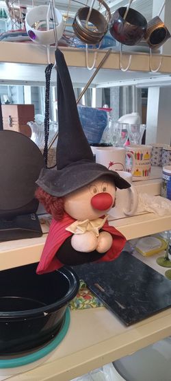 Halloween doll 1 Dollar