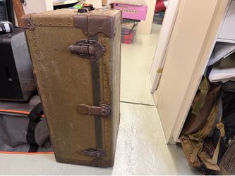 Cool Vintage Trunk