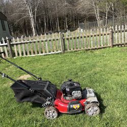 Snapper 21-inch self-propelled lawn Briggs & Stratton EX550 engine