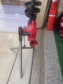 Pitching machine