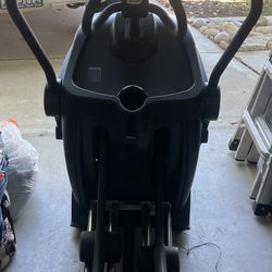 Elliptical Octane Q35e Fitness Trainer Used