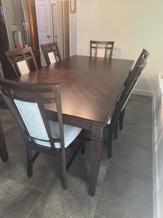 Dinning Table W/ 6 Chairs