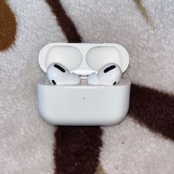 AirPods Pro (Wireless Charging)