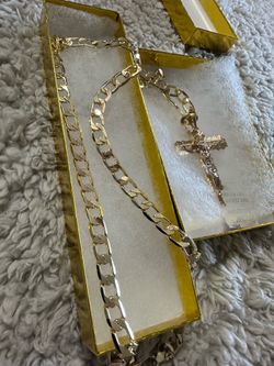 Jesús pendant and necklace. $50 only today