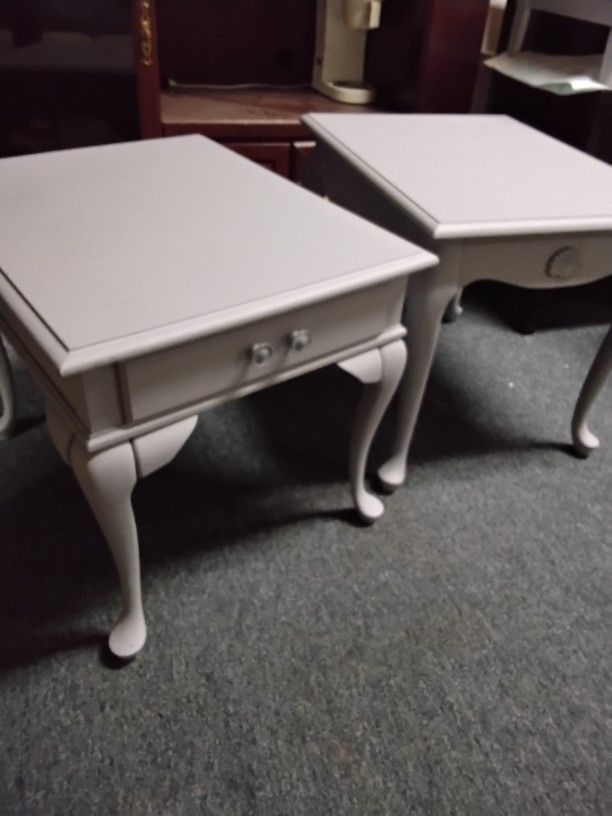 2 Grey In Excellent Condition