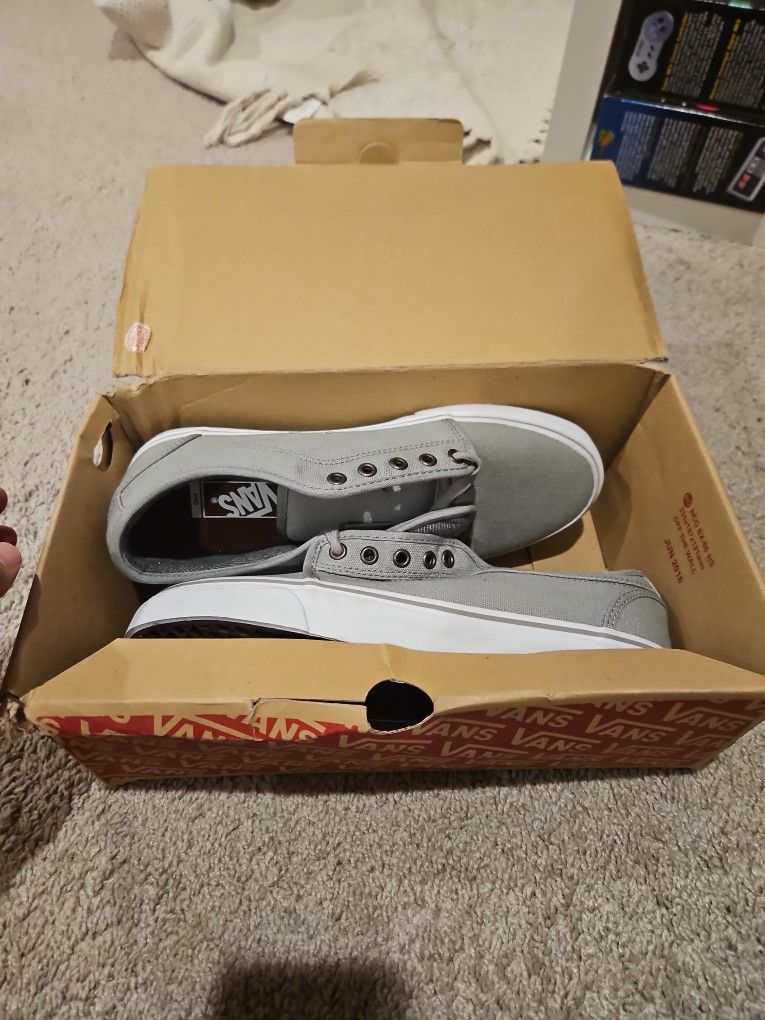Brand New Vans Chukka Low Size 10