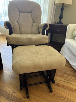 Nursing/Rocking Chair