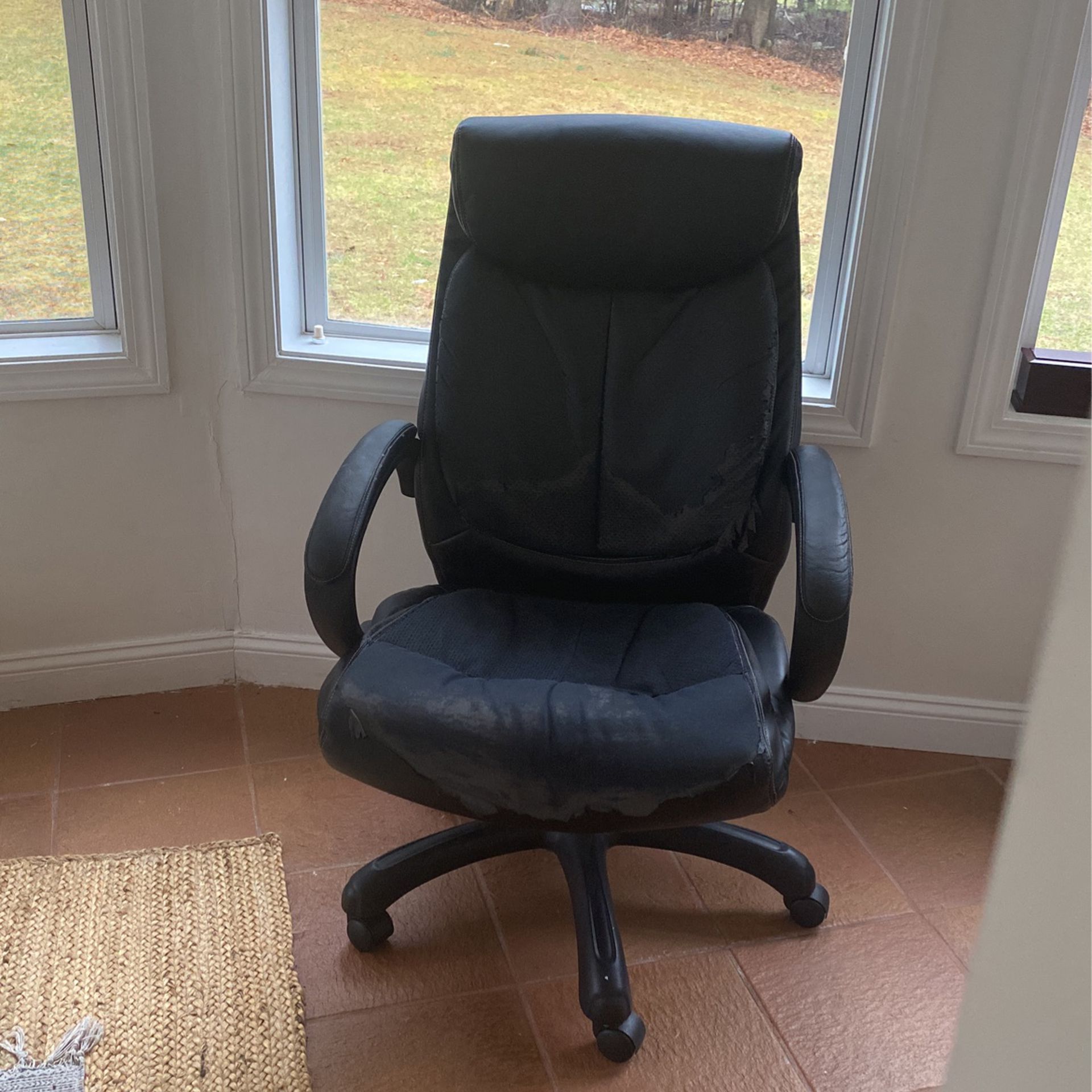 ***FREE*** Office Swivel Chair For 