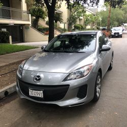 Mazda 3  Skyactiv 2013