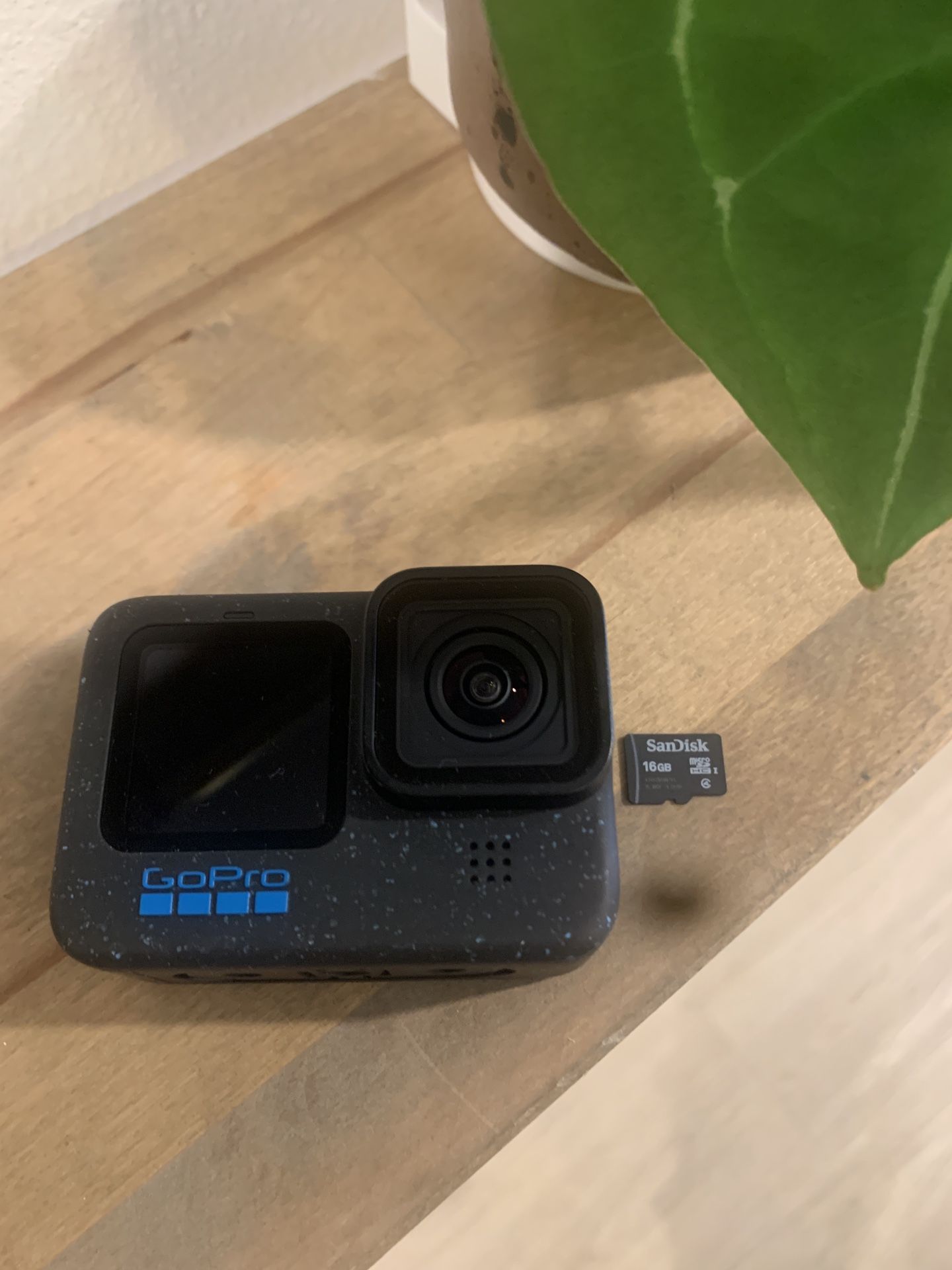 goPro hero 12 like new 16 Gb SD