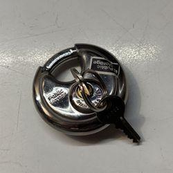 Public Storage Lock w/ keys