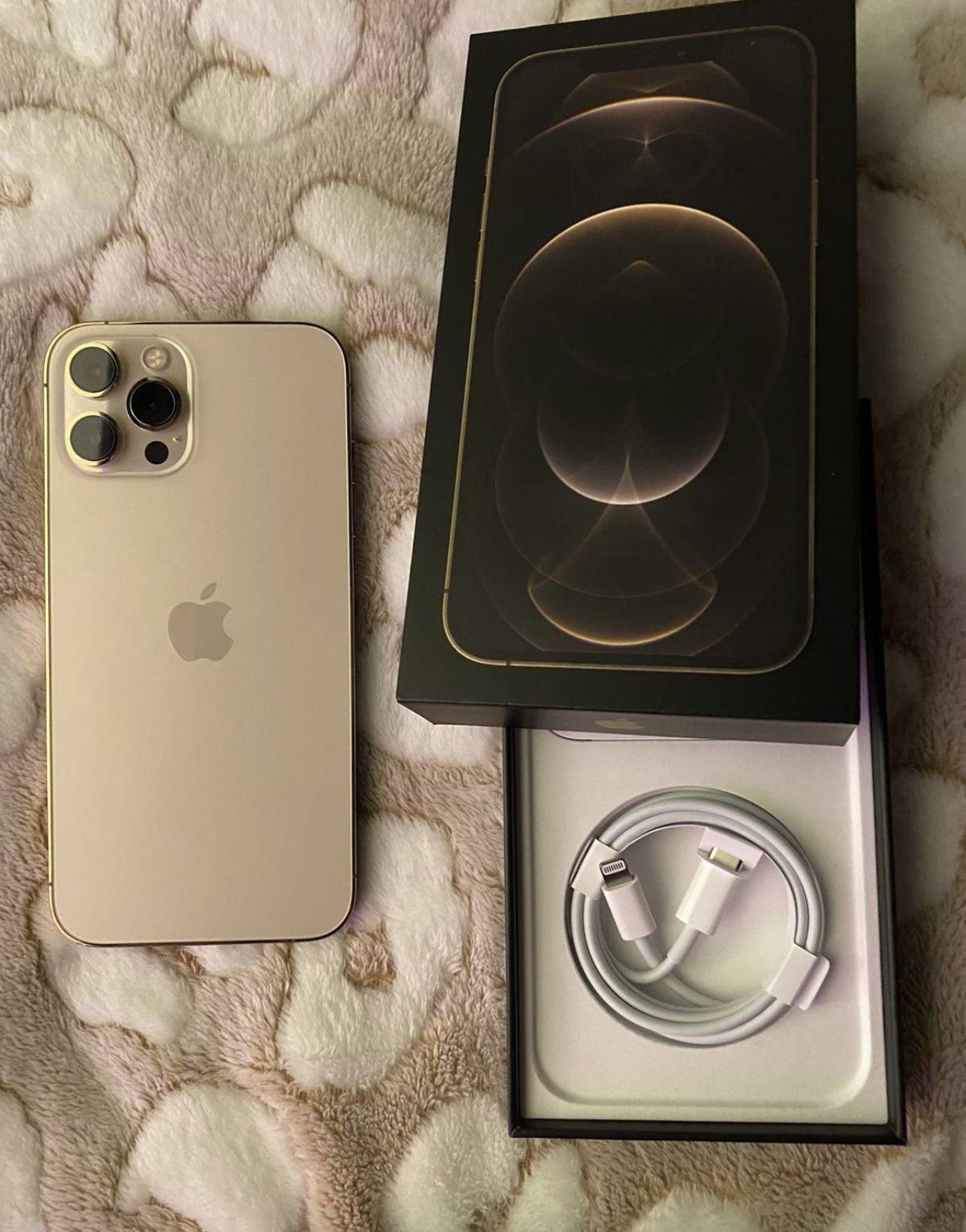 IPHONE 12 PRO MAX,128GB AT&T & CRICKET & TMOBILE