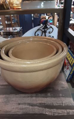 America Home Ovenware Mixing Bowls-Set of 3- Located In Shelton