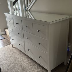 Ikea hemnes 8-drawers Dresser Glossy with glass top 