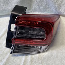 SUBARU IMPREZA REAR RIGHT PASSENGER SIDE OUTER TAIL LIGHT LAMP OEM 2017 - 2019💠