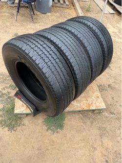 (245/75/16) tires x4