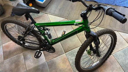 Genesis Assault 24” inch Bike 21 Speed Metallic Green