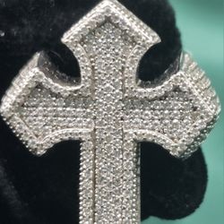 VVS D Moissanite Iced Cross Pendant in 925 Sterling Silver