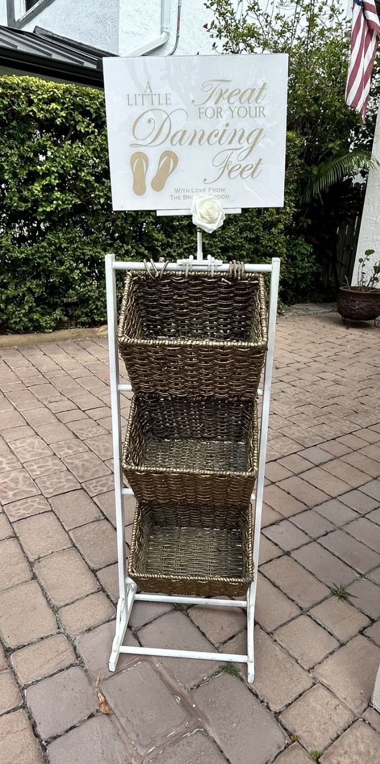 Wedding Flip Flop Holder INCLUDING Flip Flops