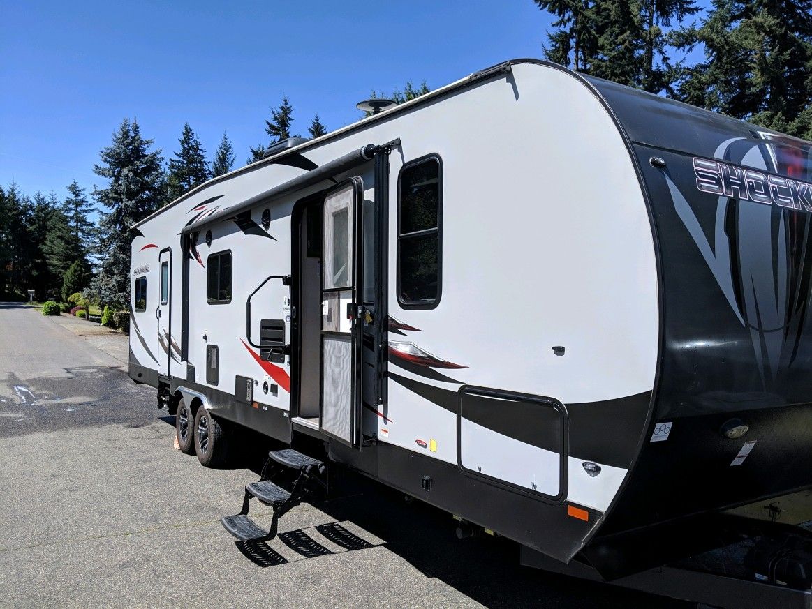 2018 forest river shockwave T29RCDX