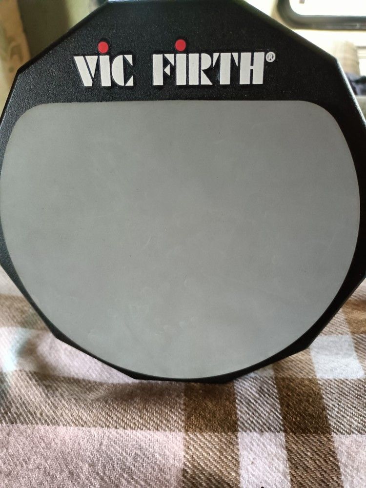 DOUBLE SIDED PRACTICE PAD FOR DRUMS