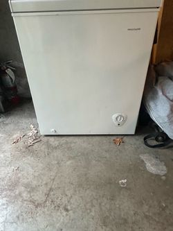 Chest freezer