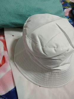 White bucket Hat   size small