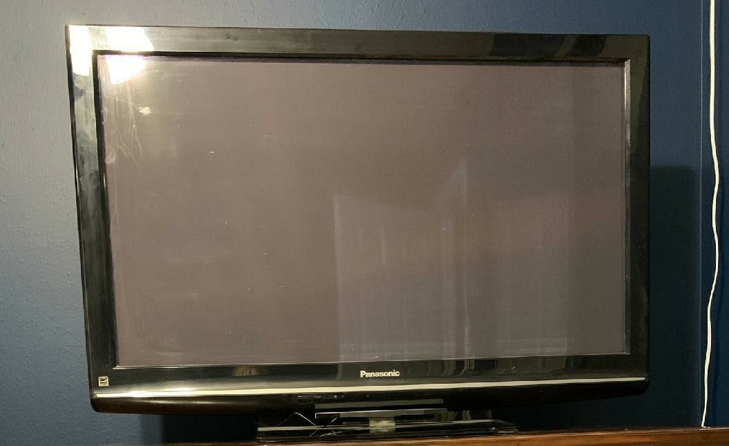 Panasonic viera 42" Plasma TV