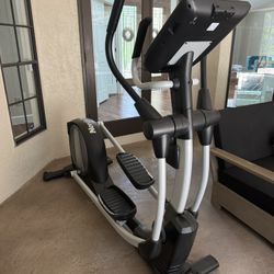 Nordic Track Elliptical Trainer SE7I
