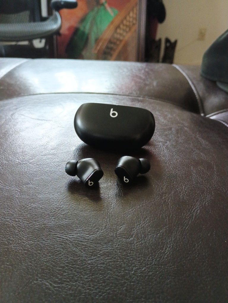 Beats Studio Buds