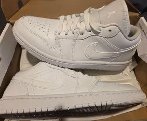 Womans Air Jordan  1 low  triple white  size 7 (New) authentic