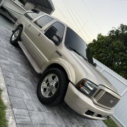 2004 Excursion V10 2wd 