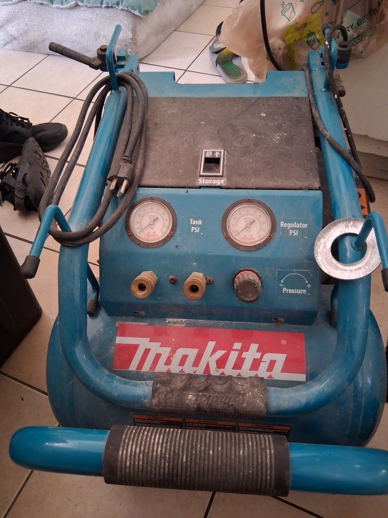 Makita  Pneumatics Compressor