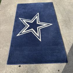 Dallas Cowboys Hand Tufted Wool Rug. Very Clean 