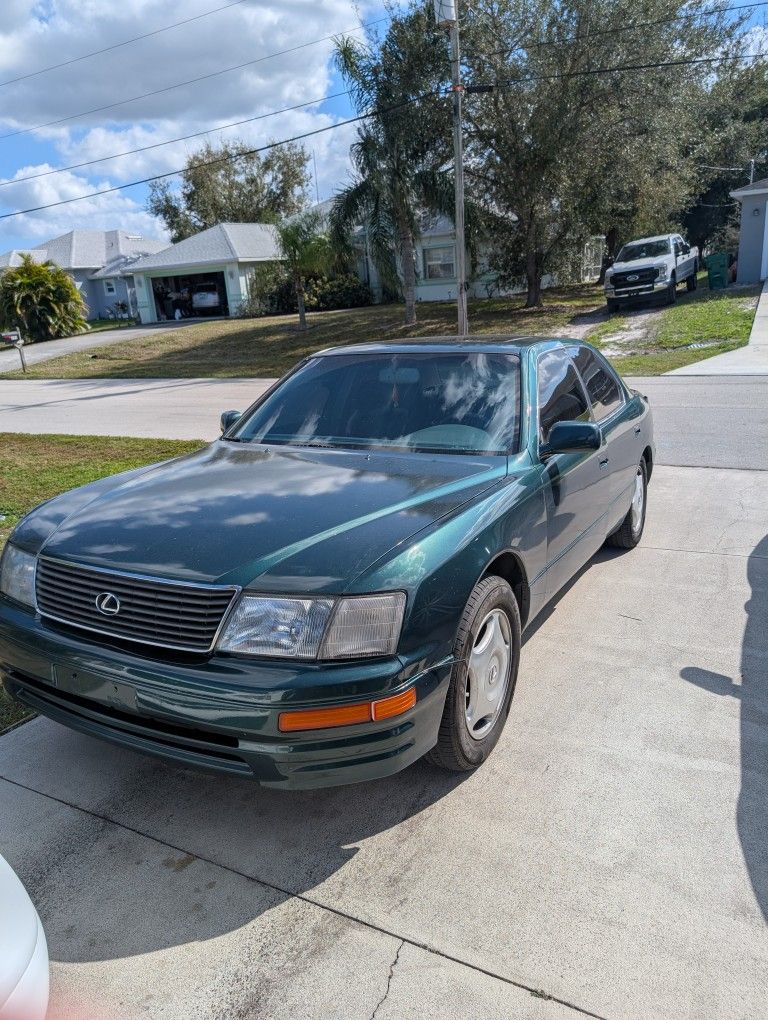 1997 Lexus LS 400