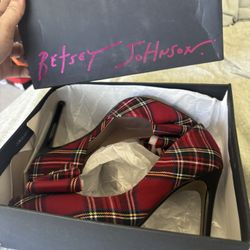 Betsey Johnson Prince-P Red Plaid Heels (Size 7)