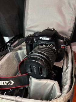 Camera CANON EOS Rebel T3