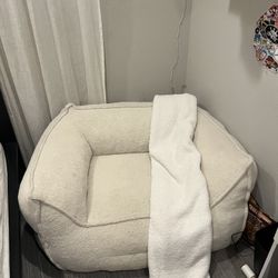 Sherpa cozy chair
