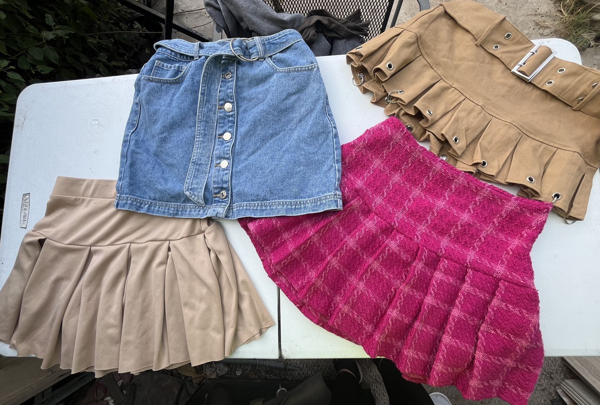 Women/ Teen Short Pleated Skirts