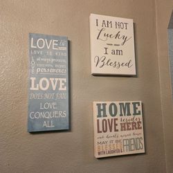 Canvas wall decor