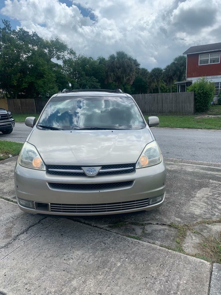 2005 toyota sienna Limited