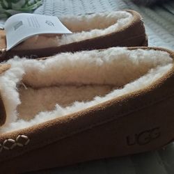 Ugg Mocassins Women's  Size 9 (REDUCED)