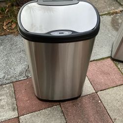 Nine stars Garbage Can 