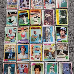 Vintage Baseball Cards. ( 25 Card Lot)