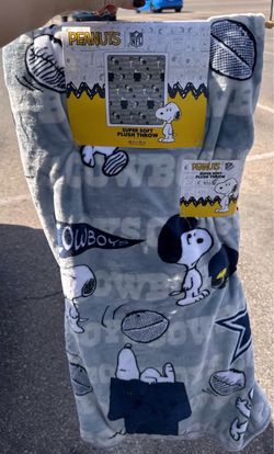 Snoopy NFL blanket 🏈