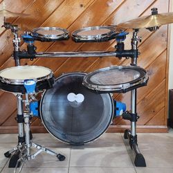 5 piece Traps A400 portable drum kit.