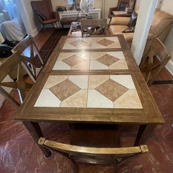 Dining Table Extendable Excellent Condition 