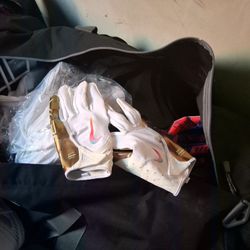football cleats size 9.5 to 11 gloves l-xl 